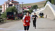 Tutak'ta Cumhuriyet coşkusu koşuyla yaşandı