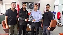 UltrAğrı'dan Ağrı Gençlik ve Spor İl Müdürlüğüne anlamlı ziyaret