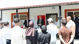 Bitlis Eren Üniversitesi'nde Arıcılık Kursunu Tamamlayan Kursiyerlere Sertifikaları Verildi
