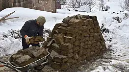 Bitlis'te imece usulüyle yakacak mesaisi