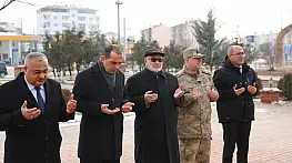 Iğdır Valisi M. Fırat Taşolar, Mehmet Çavuş Şehitlik Anıtı'nı Ziyaret Etti