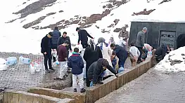 Muş'ta şebeke suyu paniği: Vatandaşlar çeşmelere koştu