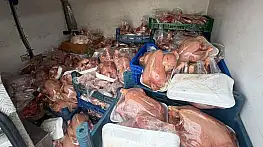 Van'da gıda denetimi: Tüketime hazır 200 tavuk muhafaza altına alındı