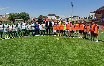 AGAH küçükler futbol turnuvası Ağrı'da başladı
