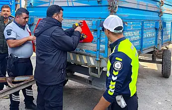 Ağrı'da 100 traktör sürücüsüne hayati uyarı yapıldı