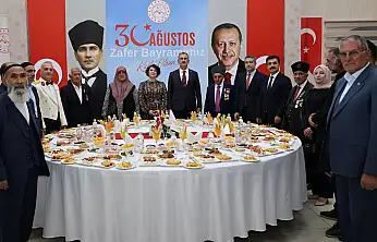 Ağrı'da 30 Ağustos'ta şehit aileleri ve gaziler aynı sofrada buluştu