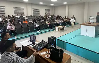 Ağrı'da ailelere okul sürecinde yol gösterecek eğitimler başladı