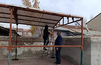 Ağrı'da araç sahipleri portatif garaj yaptırmaya başladı