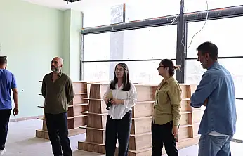 Ağrı'da belediye ekipleri kentin birçok noktasında çalışmalarını sürdürüyor