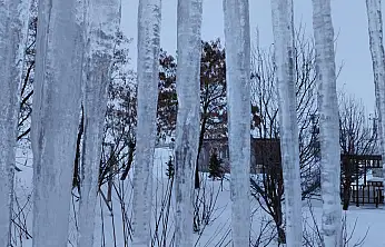 Ağrı'da buzlanma günlük hayatta risk oluşturuyor