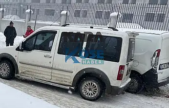 Ağrı'da buzlanma kazayı beraberinde getirdi