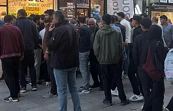 Ağrı'da caddede kavga: 1 kişi bıçakla yaralandı
