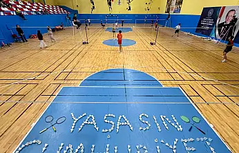 Ağrı'da Cumhuriyet Bayramı için badminton turnuvası düzenlendi