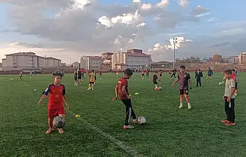 Ağrı'da futbol altyapısına büyük ilgi! Sporcu sayısı 580'e ulaştı
