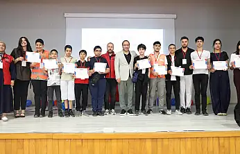 Ağrı'da geleceğin mucitleri projelerini sergiledi