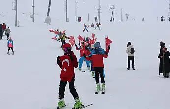 Ağrı'da gençlik kış kulübü kapanışı coşkulu geçti