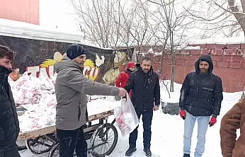 Ağrı'da gönülleri ısıtan cuma geleneği devam ediyor