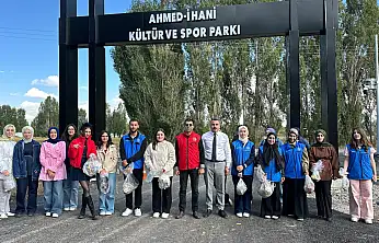Ağrı'da gönüllü gençler kolları sıvadı!