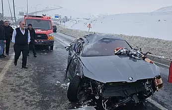 Ağrı'da havalimanı yolunda korkutan kaza