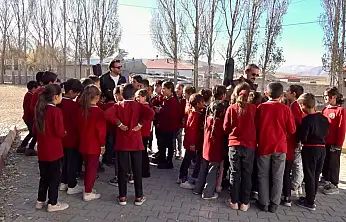 Ağrı'da iki öğretmenin köy köy dolaşan müzik yolculuğu