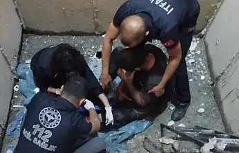 Ağrı'da inşaatın asansör boşluğuna düşen işçi yaralandı