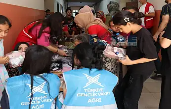 Ağrı'da iyilik buluşması miniklerin yüzünü güldürdü