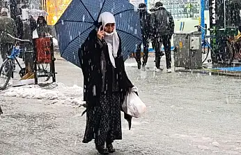 Ağrı'da kar yağışı aralıklarla etkisini artırıyor