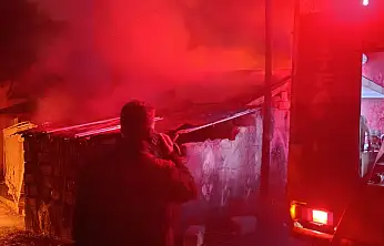 Ağrı'da korkutan akşam yangını kontrol altına alındı