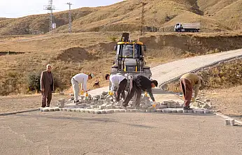 Ağrı'da köy yolları adım adım yenileniyor
