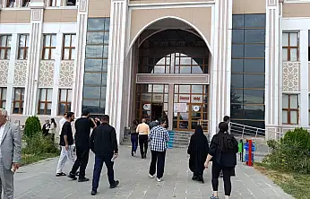 Ağrı'da KPSS heyecanı başladı, 25 binada güvenlik önlemi alındı