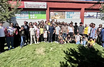 Ağrı'da kulaçlar birincilik için atıldı