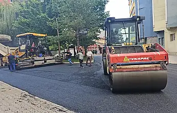 Ağrı'da Leylek Pınar Mahallesi'nde asfalt çalışmalarında sona gelindi