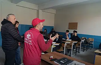 Ağrı'da lise öğrencilerine Gençlik Merkezi faaliyetleri anlatıldı