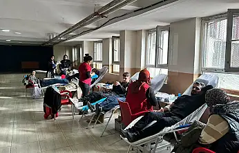 Ağrı'da minik öğrencilerden büyük başarı: 97 ünite kan bağışı toplandı!