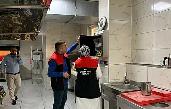 Ağrı'da öğrenci yurtlarının mutfakları denetlendi