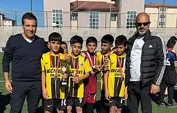 Ağrı'da okul sporları il birinciliği sona erdi, şampiyonlar belli oldu