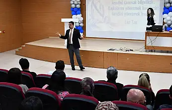 Ağrı'da sağlık çalışanlarına etkili iletişim eğitimi verildi