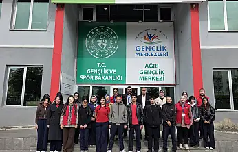 Ağrı'da Sağlık Lisesi öğrencileri Gençlik Merkezi ile tanıştı