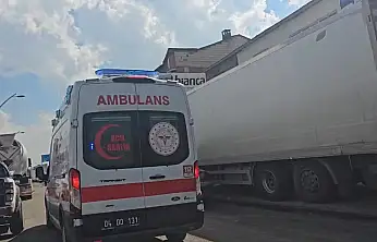 Ağrı'da şehir trafiği kilitlendi, ambulans dakikalarca yol bekledi