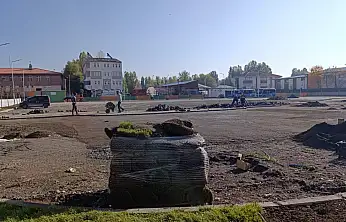 Ağrı'da  trafiğe nefes aldıracak 300 araçlık otoparkta sona gelindi