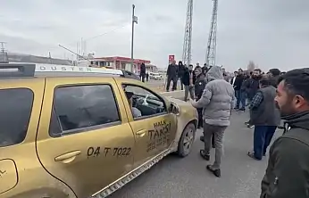 Ağrı'da uluslararası karayolunu kapatarak eylem yaptılar