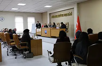 Ağrı'da üniversite öğrencileri belediye meclisini izledi