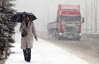 Ağrı'da yağış ve soğuk hava etkisini artırıyor