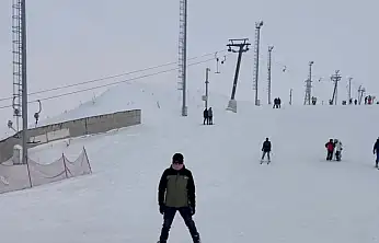 Ağrı'da yarıyıl tatili kayak merkezine hareket getirdi