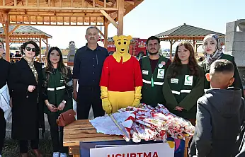Ağrı'da Yeşilay gönüllülerinden çocuklara renkli etkinlik