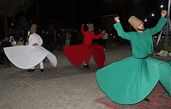 Ağrı'da yurt öğrencileri semazen gösterisiyle büyülendi