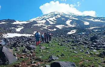 Ağrı Dağı, dünyanın dört bir yanından dağcıları ağırlıyor