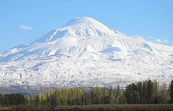 Ağrı Dağı'nda kış engelini aşamadılar: Adanalı dağcılar geri döndü
