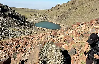 Ağrı Dağı'nın 3 bin 600 metresindeki saklı güzellik: Küp Gölü