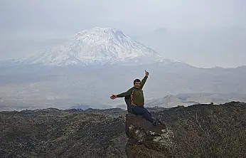Ağrı Dağı'nın karla kaplanmış manzarası büyüledi